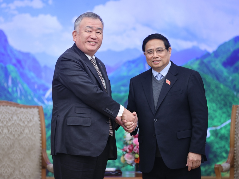 帮助巴黎首